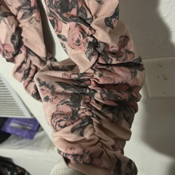 Capris - Picture 4 of 6